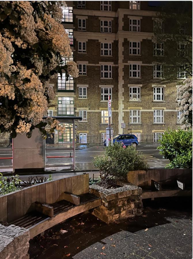 Tower Bridge! Immaculate One Bed Londen